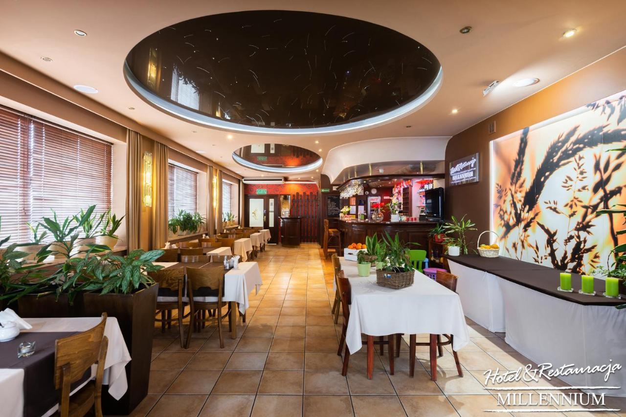 Hotel Millennium Przasnysz Esterno foto