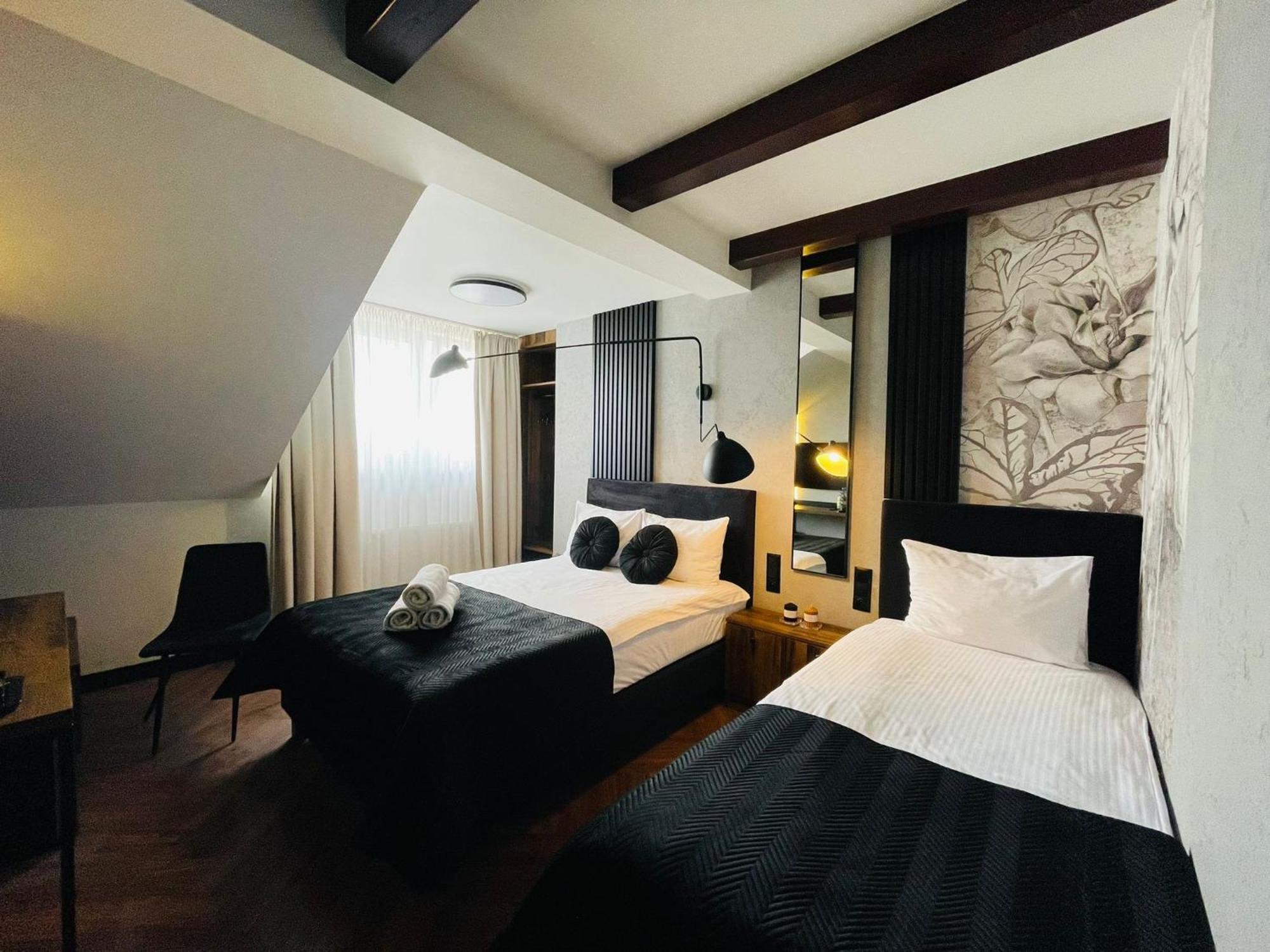 Hotel Millennium Przasnysz Esterno foto