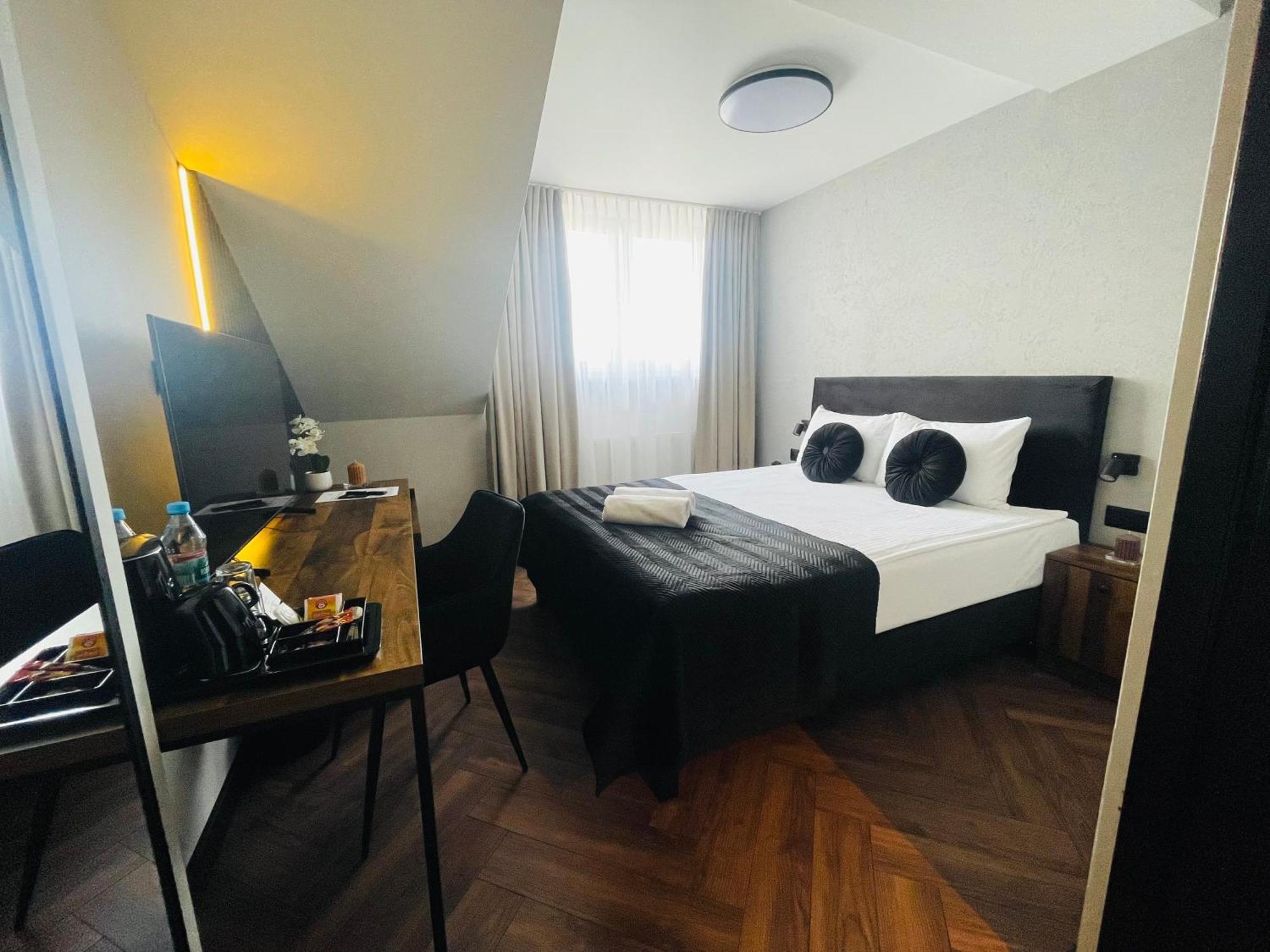 Hotel Millennium Przasnysz Esterno foto